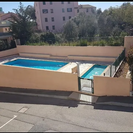 Lägenhet Beau T2 A 5mn A Pieds De La Mer Fréjus